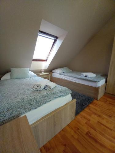 Lujza Apartman Goedoello Apartment Exterior photo