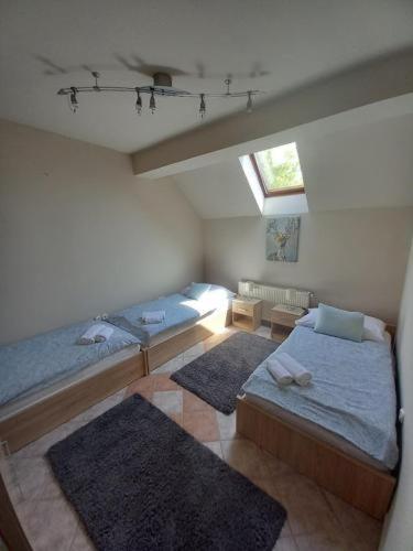 Lujza Apartman Goedoello Apartment Exterior photo